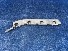 84603114 Chevrolet 2016 2024 Camaro Rear Right Bumper Retainer Guide Oem