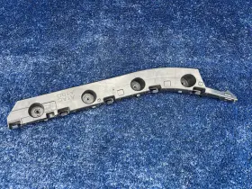 84603116 Chevrolet 2016 2024 Camaro Rear Left Bumper Retainer Guide Oem