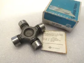390133 Chevy Corvette 427 454 Zl1 C3 Ncrs Dana Spicer Nos 1968-81 Driveshaft U-joint Gm
