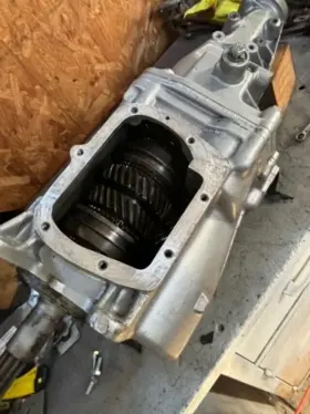 398938 Converter Gm Chevrolet 66-67-68-69-70 Muncie Transmission 4 Speed Corvette Camaro Body Case