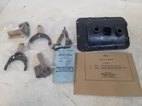 01a-7222 Ford Nos 1940-1948 3-speed Side Shifter Transmission Housing Assembly