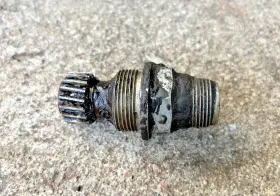 Aa-17271-f Ford 1930 1931 Model A Aa Truck Speedometer Gear / Housing Original Slow 6.6-1