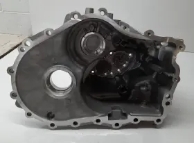 Av6z-7005-a Ford Po#18 New Oem 2014-2018 Fiesta 1.0l 6-speed Mt Housing Assembly