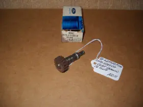 B7c-17322-d Ford Nos 1958-1962 F-100 3 Speed Speedometer Pinion Gear 18 Tooth Brown