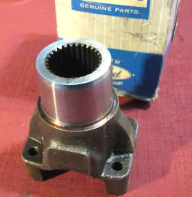 C3uz-7b198-a Ford Nos 1963-1967 Econoline Van Output Shaft Coupling Flange Yoke