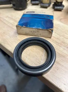C6tz-7b215-c Ford 1966-1972 Truck Rockwell And Dana Transfer Case Input Shaft Seal