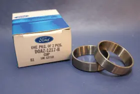 D0az-1217-b Ford Oem Bearing Cups -lot Of 2