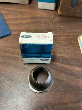 D3tz-7220-a Ford Nos Truck Transmission Shifter Cap