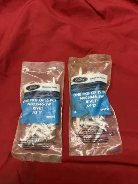 N803946-sw Ford Nos Lot Of 30 Rivets