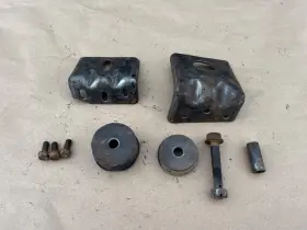 Np-205 Ford Np203 Np-203 Np205 Transfer Case Mount Bracket Support 73-79 Truck 78-79 Bronco