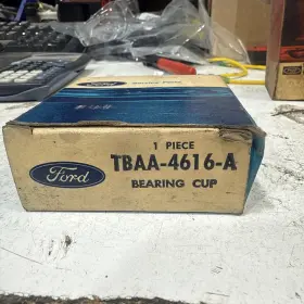Tbaa-4616-a Ford Nos Truck Rear Axle Driving Pinion Bearing Cup