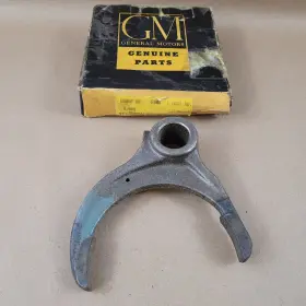 2212947 General Motors Nos Gm Double Reduction Rear Axle Shift Yoke 1946-55 Chevrolet Truck