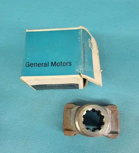 591644 General Motors Nos 49 50 51 52 53 Chevy U-joint Front Yoke Gm Oem New 1949 1950 1951