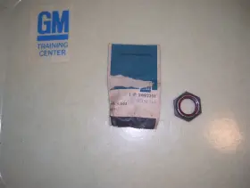 2236966 Gm Nos 1967 1968 Chevrolet Truck 4 Speed Trans Main Shaft Attaching Nut