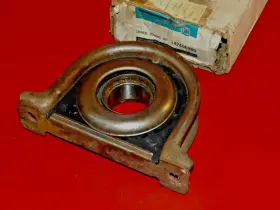2402704 Gmc 2406989 Nos 1950-60s Series F J N Truck Driveshaft Center Bearing /