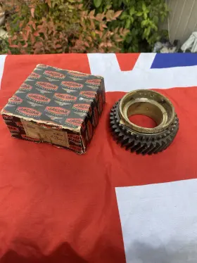 C10202 Jaguar Nos 3.8 2nd Gear Moss Box Xk150/ E Type/ Mk2/ Mk10/ S Type