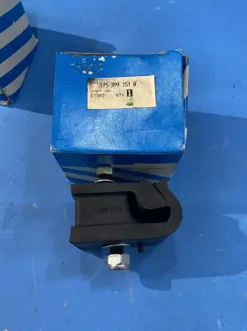 10-371a Karlyn 175 399 151 B Volkswagen Auto Trans Mount