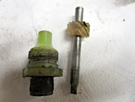 461-810 Mg Midget Austin Healey Sprite Speedometer Pinion Drive Gear And Housing 1950-74