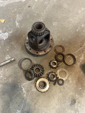 2881423 Mopar Plymouth Dodge Chrysler 1970-1989 Used 8-1/4 8-3/8 Rear Differential Case