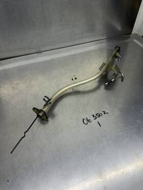 Nissan 31080-am610 03-06 Infiniti G35 350z 5at Transmission Dipstick Tube