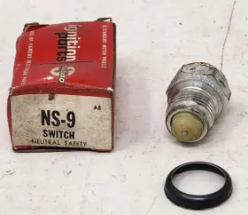 S289 Standard Motor Products Nos Ns-9 Neutral Safety Switch 1964-1968 Chrysler Torqueflite Automatic