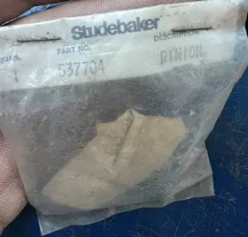 537704 Studebaker Genuine Speedometer Pinion Gear Part Oem N.o.s