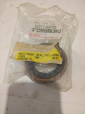 Toyota 90311-44005 Inch Genuine Lexus Many Models Oil Seal Rear Differential Oem