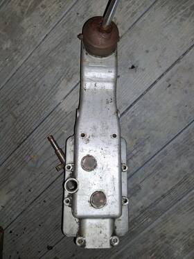 Triumph 301768 Tr2 Tr3 Gearbox Top Cover Assembly With Forks An Shifter Shaft