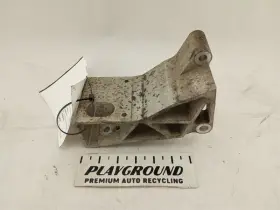 405.vo1u01 Volvo Xc70 V70 Rear Transmission Mount Bracket Fits 2001 2002 2003 2004