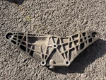 Audi A4 B7 Rear Axle Quattro Differential Holder Mount Bracket 8E0599287L Used. Price: $24.58.
