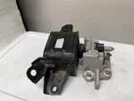 Left Transmission Mount Fits Hyundai Ioniq Kia Niro 2017-2022 1.6L 4 Cyl 72NWPQ Used. Price: $55.00.