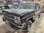 Front Axle Assembly 3.42 Ratio GU6 Fits 1991 Suburban 1500 1292111 Used. Price: $200.00.